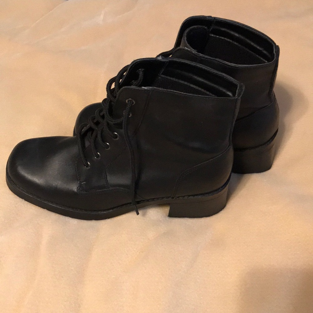 Leather black boots